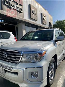 تۆیۆتا لاند کروزەر